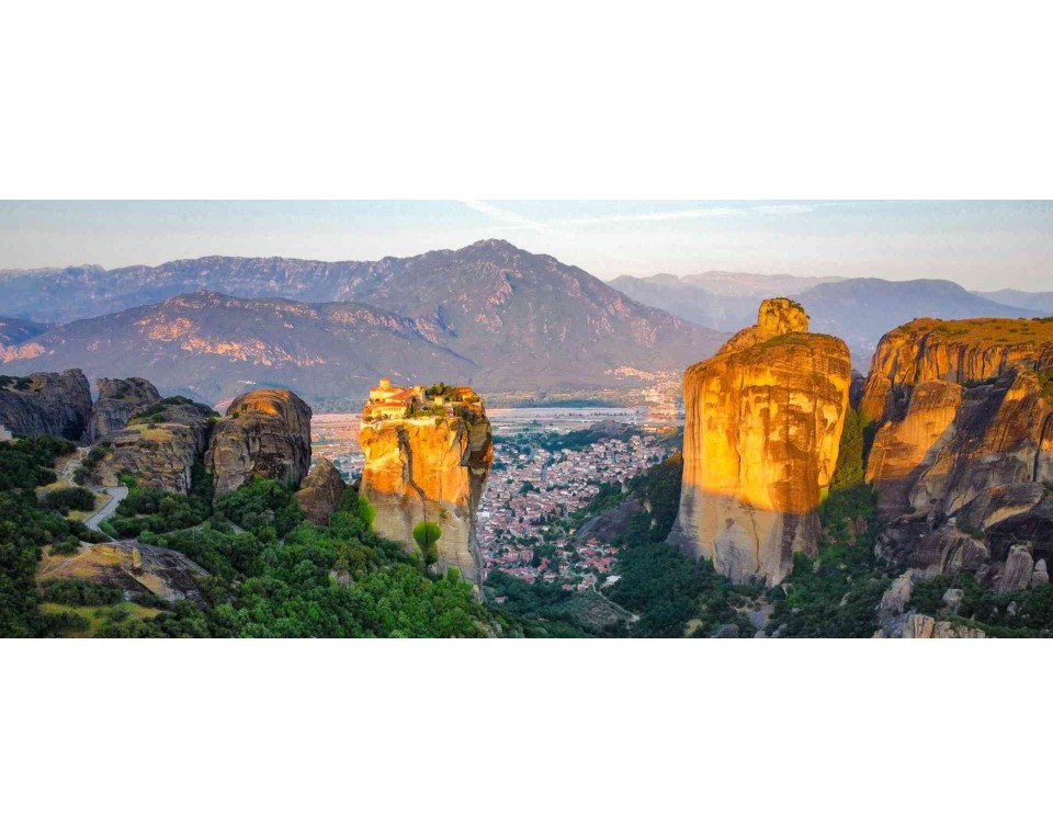 ΠΙΝΑΚΑΣ ΣΕ ΚΑΜΒΑ Μετέωρα στο Χρυσό Φως
